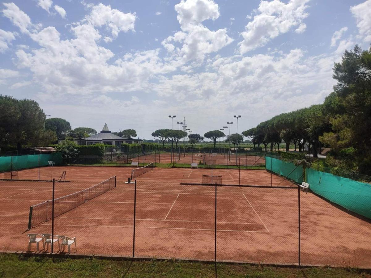 Signora Ruth - Aprilia Residence อาปริลเลีย มาริตติมา ภายนอก รูปภาพ