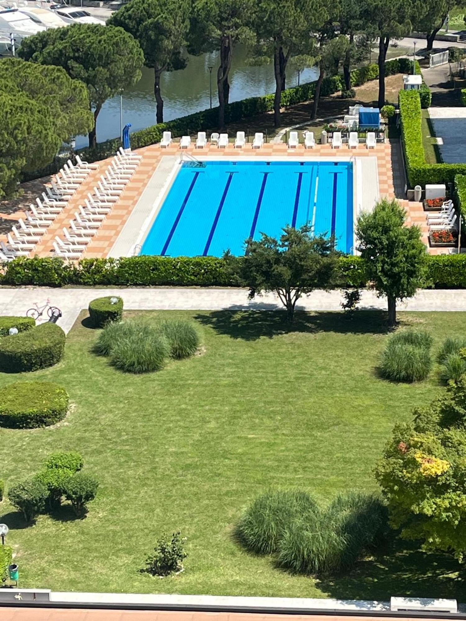 Signora Ruth - Aprilia Residence อาปริลเลีย มาริตติมา ภายนอก รูปภาพ